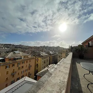 genova-la-liberta-dellattico.hotelitalianriviera.com/