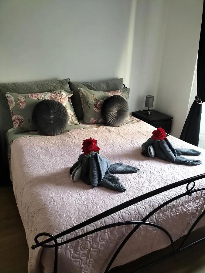 דירות Red Roses Domus רומא איטליה