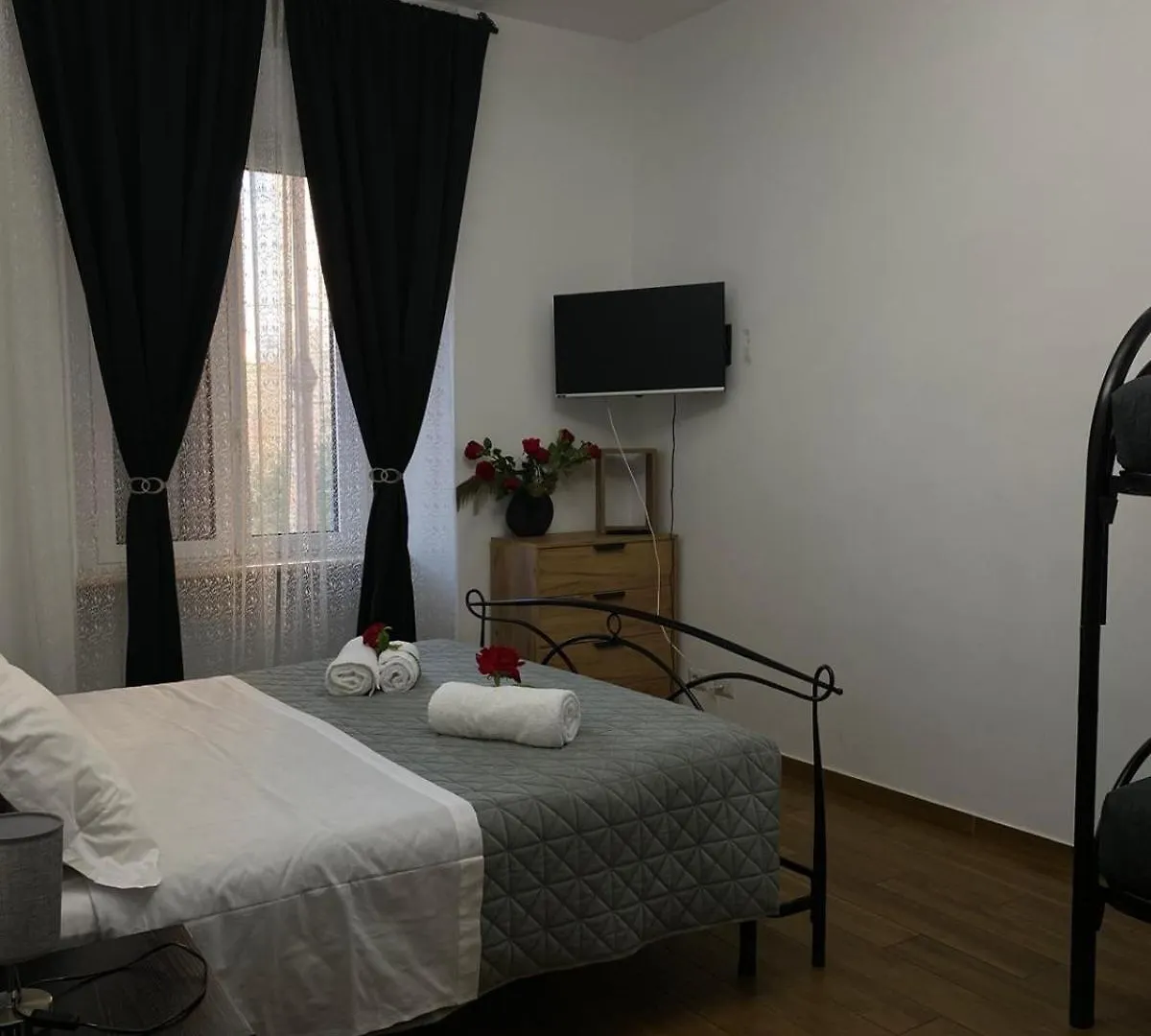 Апартаменты Red Roses Domus Рим