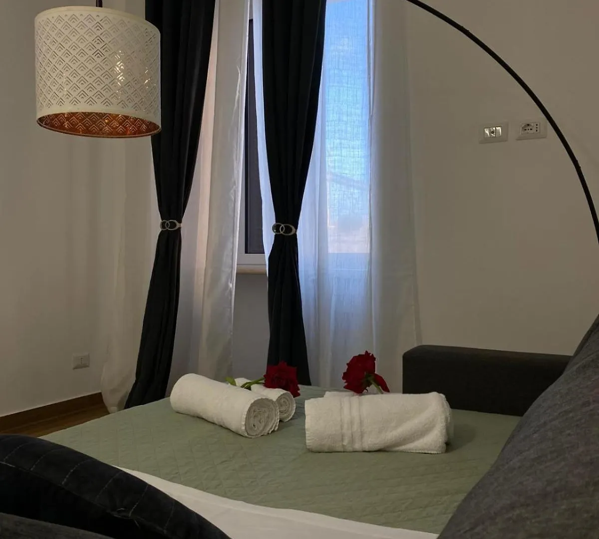 Апартаменты Red Roses Domus Рим